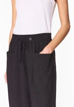 TEXTURE - Stoffhose - Black -Bimba Y Lola Verkaufsgeschäft 0e233c1510b94b60bfc6e5653d823474