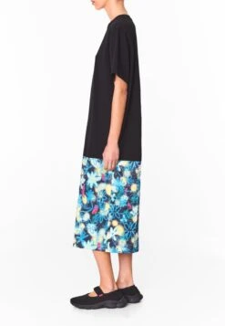 Jerseykleid - Graffiti Flowers Blue -Bimba Y Lola Verkaufsgeschäft 22e4a2934e72403b8b1d8eb75143beec