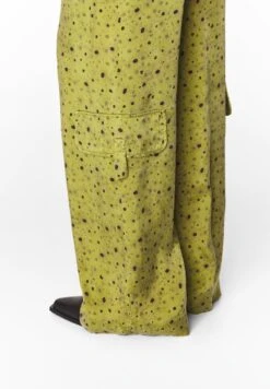 FLOWERS FULL PRINT - Cargohose - Flowers Full Khaki -Bimba Y Lola Verkaufsgeschäft 2a3e1a8716e5471491e2607734e9b187