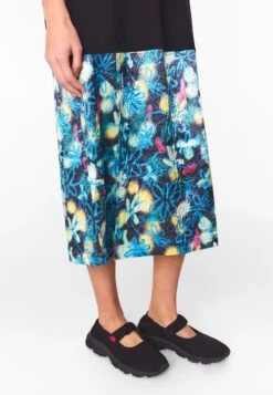 Jerseykleid - Graffiti Flowers Blue -Bimba Y Lola Verkaufsgeschäft 4dac6c2ee5f44af3aaf32be11a44629a